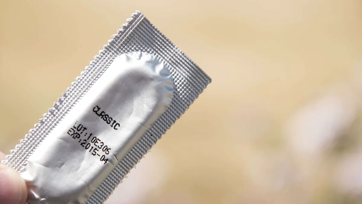 Reuters: Maailman suurin kondomivalmistaja uhkaa korottaa hintoja roimasti Iranin sodan takia