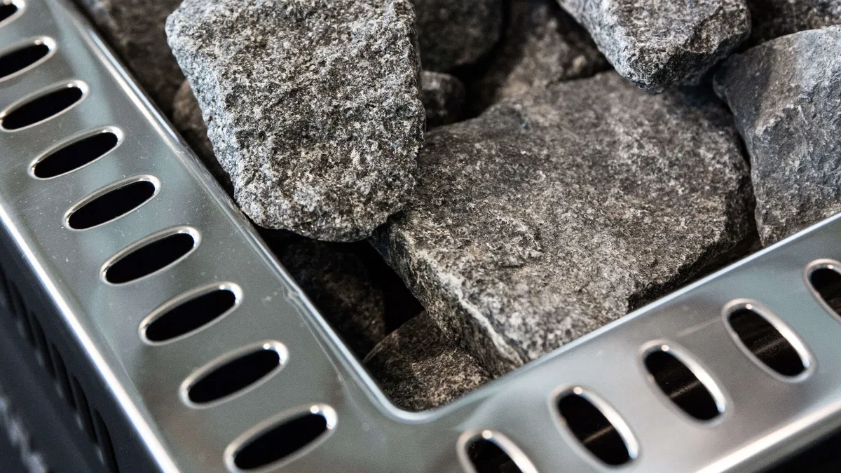 The price of electricity will decrease on Saturday