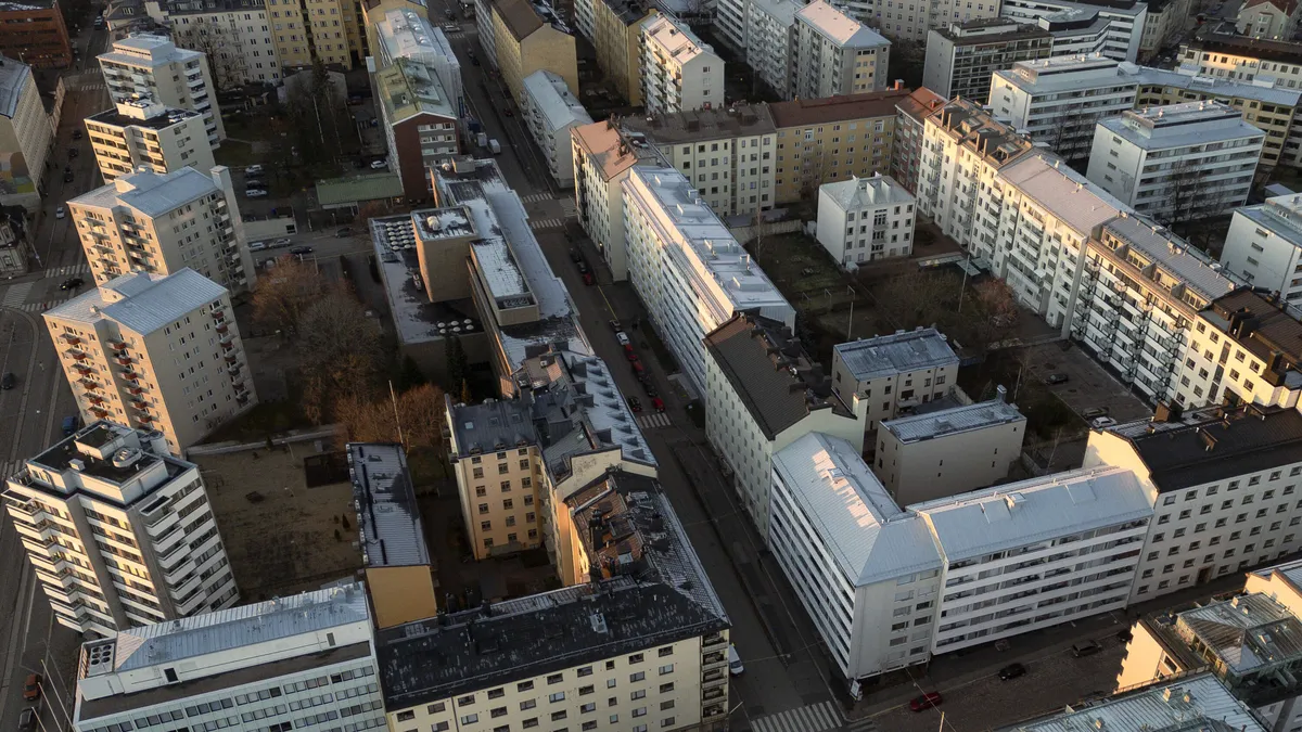 Pitäisikö asumistuet ajaa kokonaan alas? – Vuokra-asuntojen ARA-järjestelmä ”vuotaa kuin seula”, sanoo Osmo Soininvaara