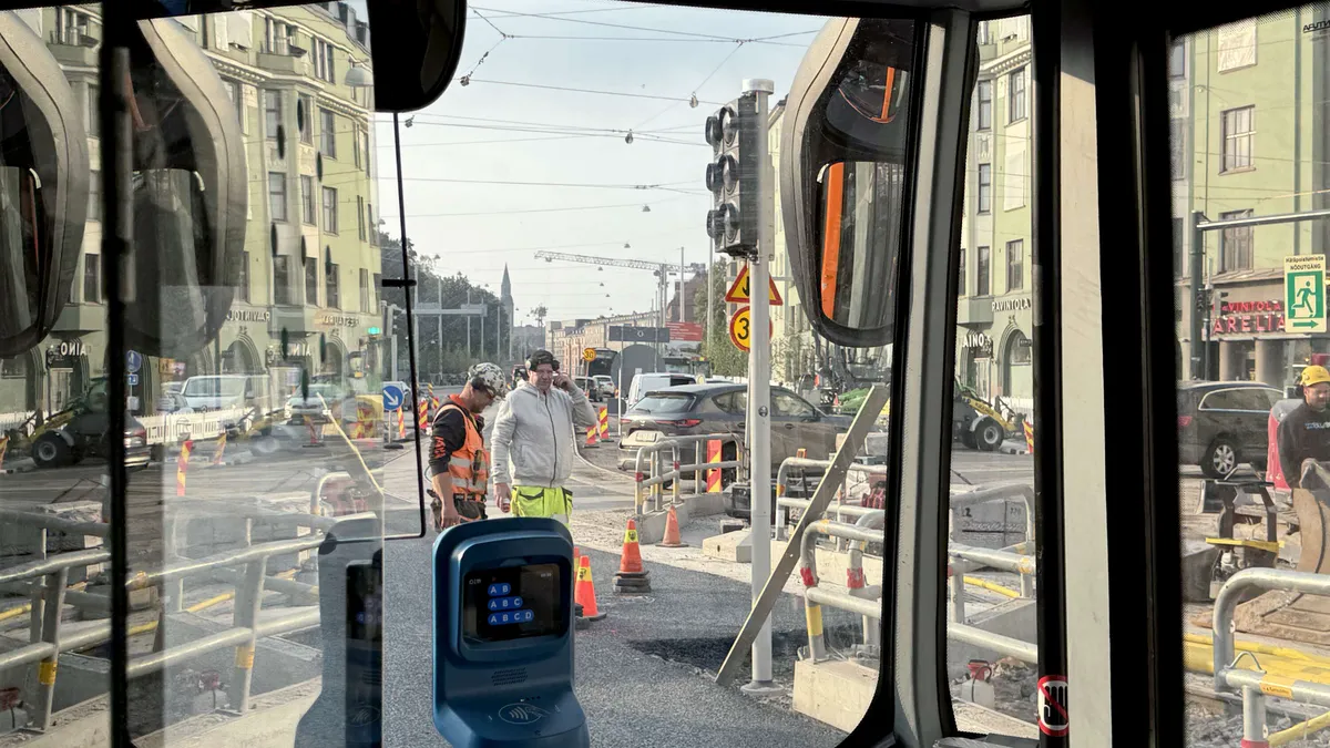 Pörssin infrayhtiöt ihmeissään – Suuri kilpailija tulee nyt kovaa