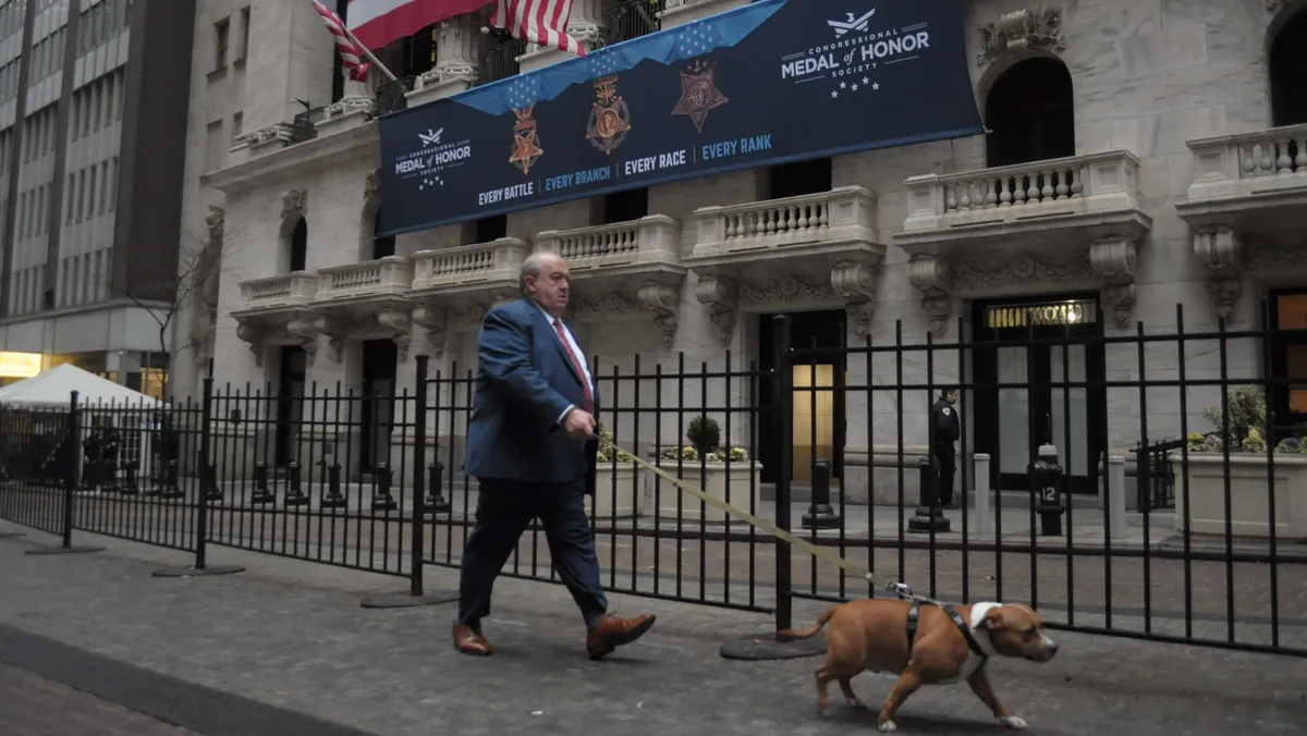 MARKKINA: Työpaikat kasvoivat USA:ssa odotuksia enemmän ‒ Wall Street ampaisi nousuun