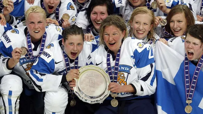 Aateloitu Naisleijona toivoo buumia naisten jääkiekolle | Uusi Suomi