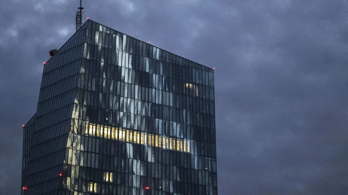 Nyt alkoi poliittinen peli, jonka seurauksista varoitetaan jo