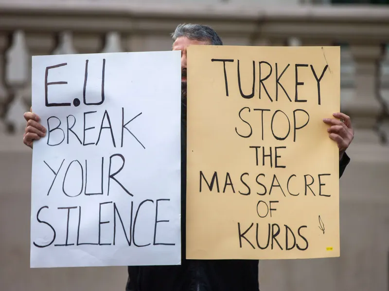 Turkin painostus Ruotsia kohtaan on liittynyt erityisesti kurdikysymykseen. Kuvassa mielenosoittaja joulukuussa Lontoossa.
