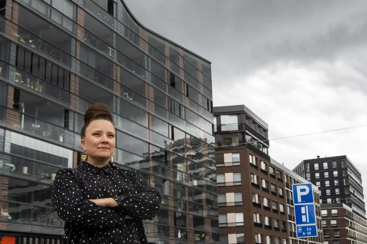 Hintakartellin paljastuminen ei ole näkynyt tähän mennessä suurena isännöitsijäsopimusten irtisanomisaaltona tai kilpailuttamisen kasvuna, liiton toimitusjohtaja Mia Koro-Kanerva kertoo.