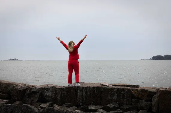 Vastapainoa työarkeen Tanja Piha ammentaa harrastuksistaan ja luonnossa liikkumisesta. ”Supervoimani on, että olen energinen ja pystyn innostamaan ja inspiroimaan ihmisiä. Siihen ei pysty, jos ei ole levännyt.”