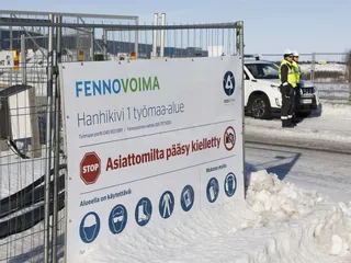 Pyhäjoella Fennovoiman ydinvoimalan pohjustustyöt jatkuvat, vaikka elinkeinoministeri on ilmoittanut, ettei rakentamislupaa laitokselle heltiä.