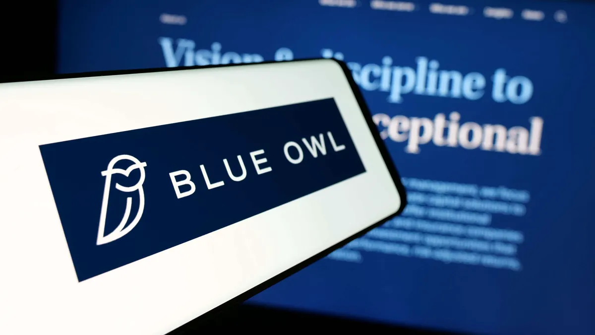 Joukkopako on ollut hurja – FT: Sijoittajat vaativat 20 miljardia dollaria ulos listaamattomista velkarahastoista