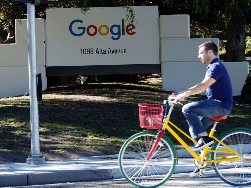 Googlen pääkonttori sijaitsee Piilaaksossa, Mountain Viewssä.
