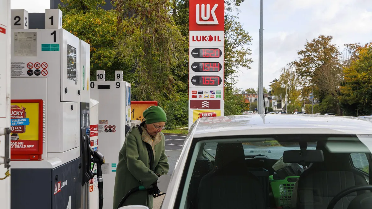 Lukoilin kujanjuoksu kiihtyy – FT: Nyt spekuloidaan Rosneftilla