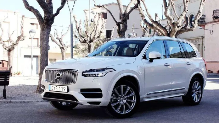 Volvo XC90 iskee isolla vasaralla | Kauppalehti