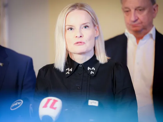 Riikka Purra: ”Rikolliset nauravat itsekin” – Koko oppositio lähti mukaan  perussuomalaisten välikysymykseen | Uusi Suomi