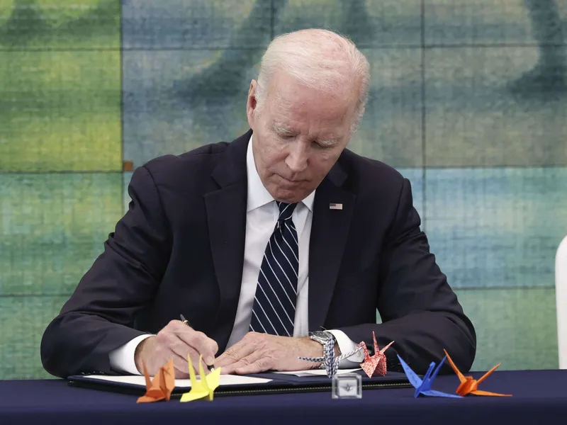 Yhdysvaltain presidentti Joe Biden ei enää vastusta amerikkalaisvalmisteisten F-16-hävittäjien lähettämistä Ukrainaan.