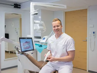 Hohde-konserni pyrkii valtakunnalliseksi hammashoidon toimijaksi, kertoo yhtiön toimitusjohtaja, suu- ja leukakirurgi Ville Pesonen