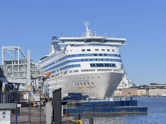 Yksi merkki normaalista: Silja Serenade kääntyi Tukholmasta Helsinkiin –  Tallink järjestää myös osakeannin | Kauppalehti
