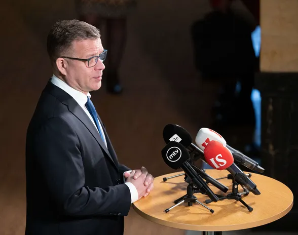 Kokoomuksen Petteri Orpo kokoaa hallitusta perussuomalaisten, RKP:n ja kristillisdemokraattien kanssa. Kuvassa Orpo Säätytalolla tiistaina.