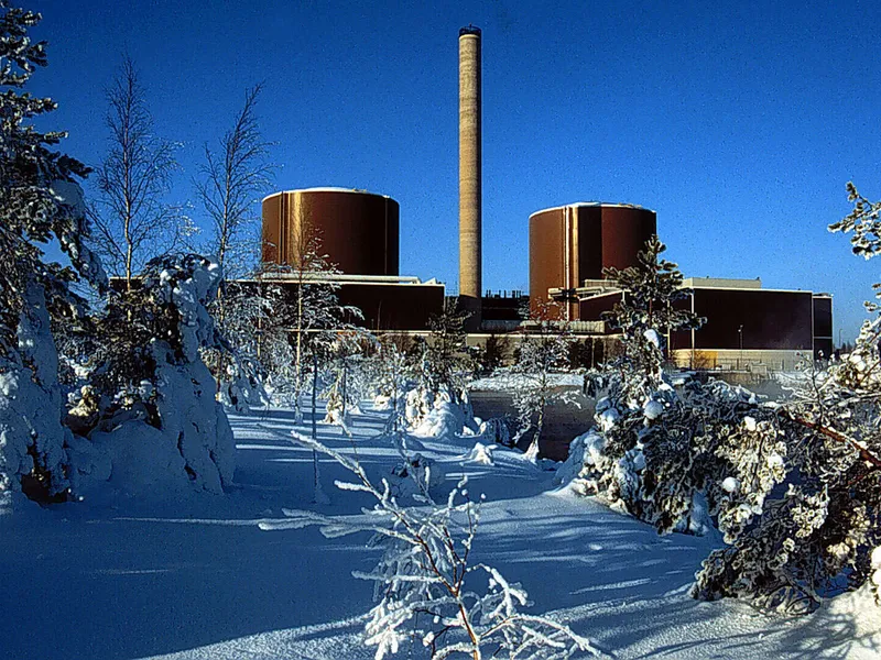 Fortumin Loviisan voimaloiden käyttöluvat olivat päättymässä vuosina 2027 ja 2030.