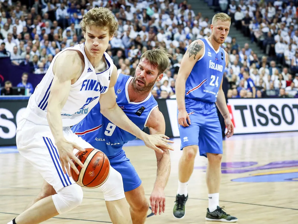 Susijengi selkä seinää vasten – Lauri Markkanen ja kumppanit onneksi apuna  | Uusi Suomi