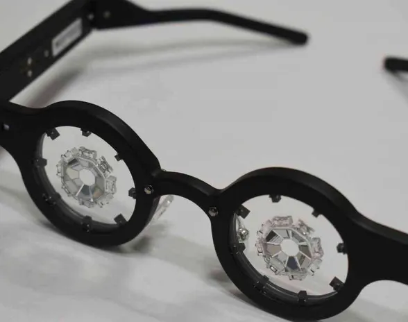Nämä varsin huomiota herättävän näköiset lasit saattavat korjata likinäköisyyden jopa pysyvästi.