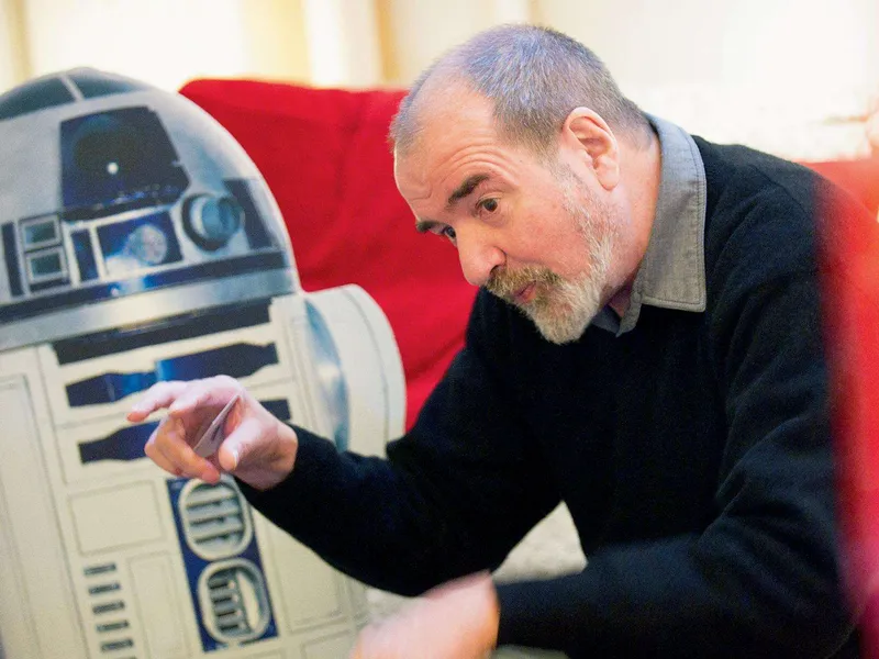Tony Dysonin mukaan R2-D2 tuli niin rakastetuksi hahmoksi, koska sitä esitti ihminen eikä robotti.
