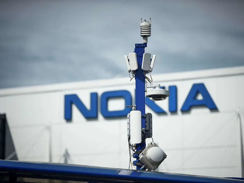 Nokia kiihdytti kolmannella vuosineljänneksellä liikevaihdon kasvua matkapuhelinverkkojen vedolla.