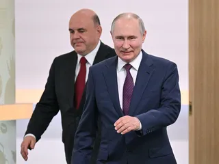 Voisiko pääministeri Mihail Mišustin (takana) seurata Vladimir Putinia Venäjän johdossa?