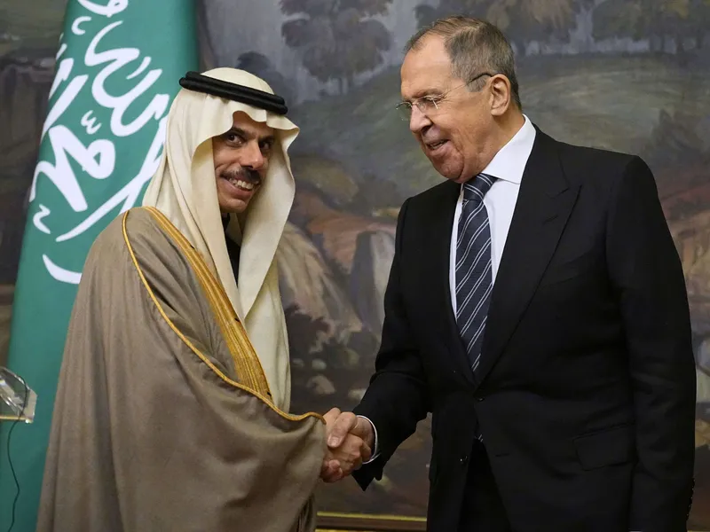 Saudi-Arabian ulkoministeri, prinssi Faisal bin Farhan Al-Saud tapasi Venäjän ulkoministerin Sergei Lavrovin Moskovassa maaliskuussa.
