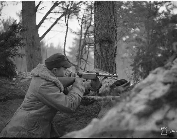 Suomi-konepistoolia kritisoitiin liian hyvälaatuiseksi sota-ajan käyttöön.