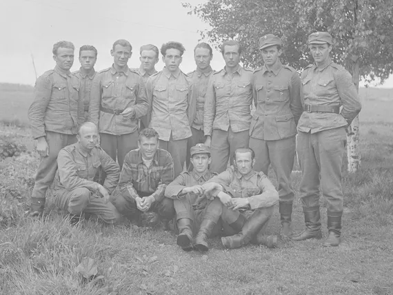 ”Metsäveljestä” Suomen-pojaksi: Poliisi kiinnostui heti nuoresta upseerista, joka saapui veneellä Virosta ja nousi maihin Pellingissä – Tällainen oli Antsin tarina