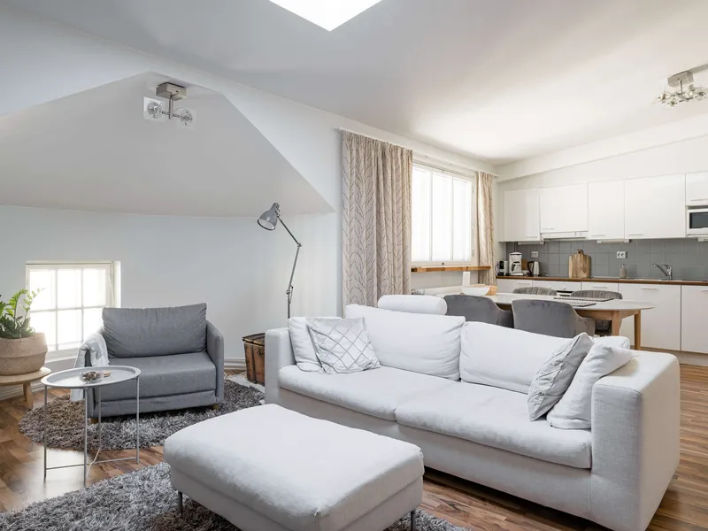 Tämän asunnon Sari Kangasoja laittoi Airbnb:hen, kun pitkäaikaista vuokralaista ei löytynyt. Hän on pysynyt sillä tiellä.