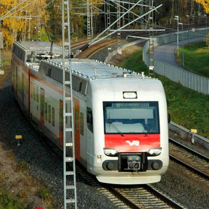 Sähkökatko on päättynyt, junat kulkevat - Iso osa Helsingistä oli pimeänä |  Tekniikka&Talous