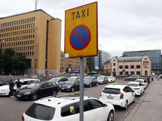 Uusi taksilaki paketissa – Välitön varoitus tuli