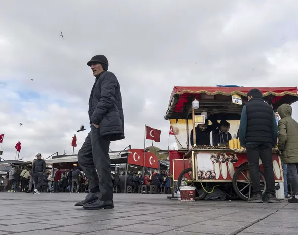Turkki valmistautuu parlamentti- sekä presidentinvaaleihin, minkä uskotaan osaltaan vaikuttavan Suomen ja Ruotsin Nato-prosessiin. Kuva Istanbulista 25. tammikuuta.