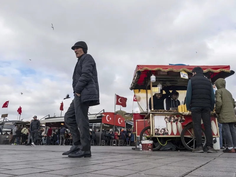 Turkki valmistautuu parlamentti- sekä presidentinvaaleihin, minkä uskotaan osaltaan vaikuttavan Suomen ja Ruotsin Nato-prosessiin. Kuva Istanbulista 25. tammikuuta.