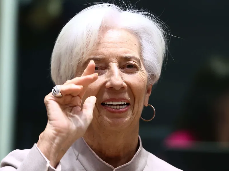 EKP:n pääjohtaja Christine Lagarde vihjaa nyt ohjauskorkojen nostojen jatkuvan.