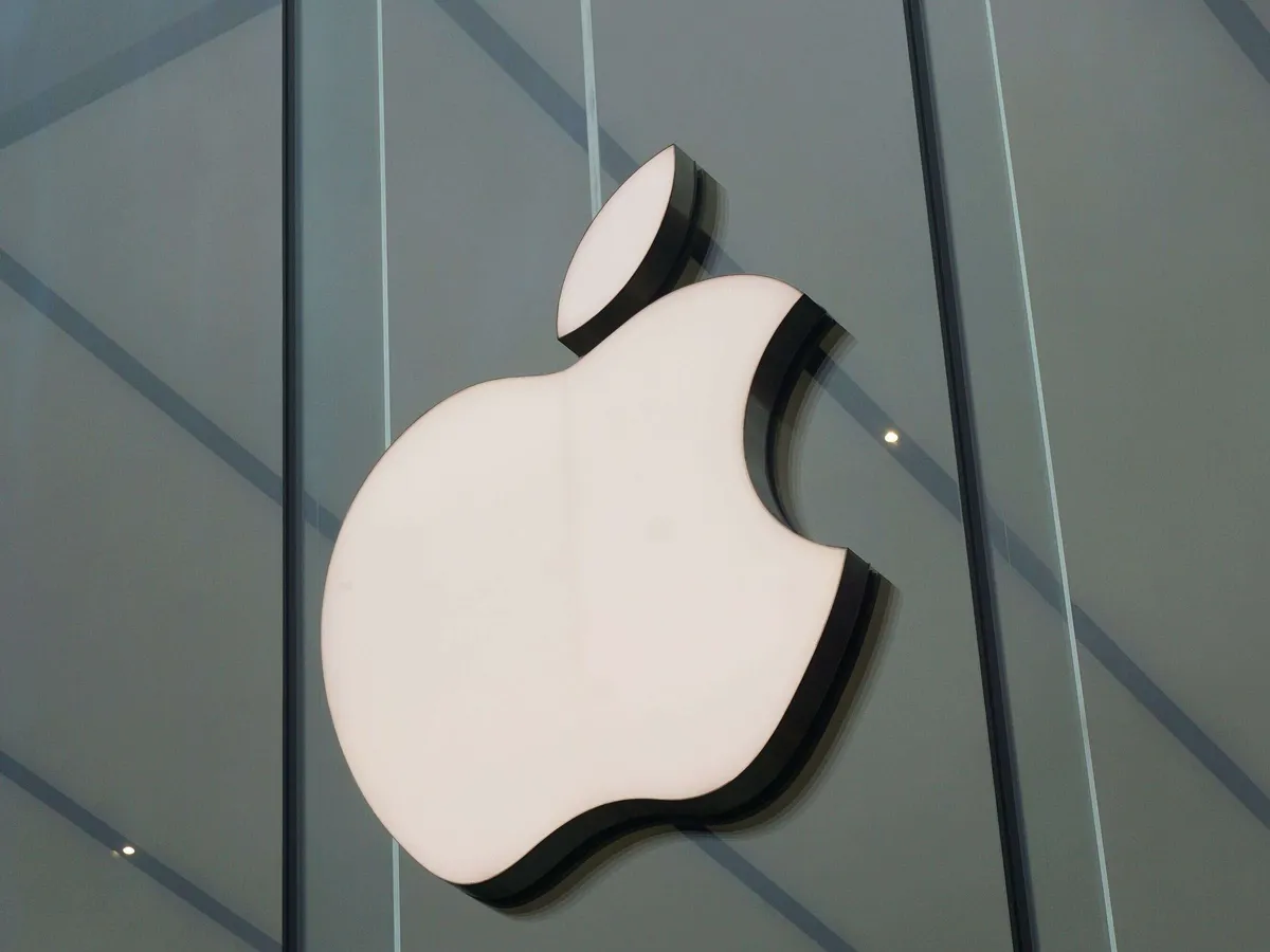 Apple seeks to incorporate Google’s artificial intelligence in its smartphones, says Bloomberg