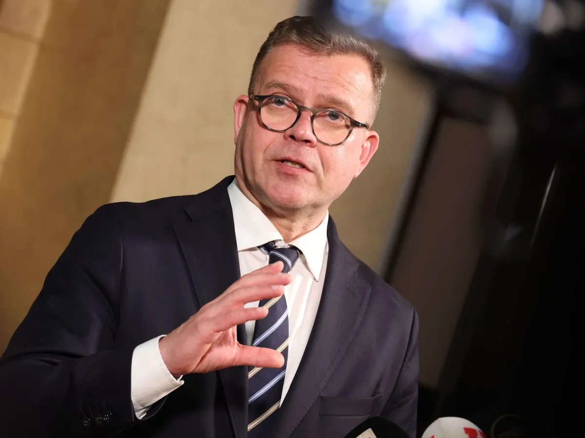riikka-purra-avautui-perverssist-iltalypsyst-n-in-vastaa-petteri