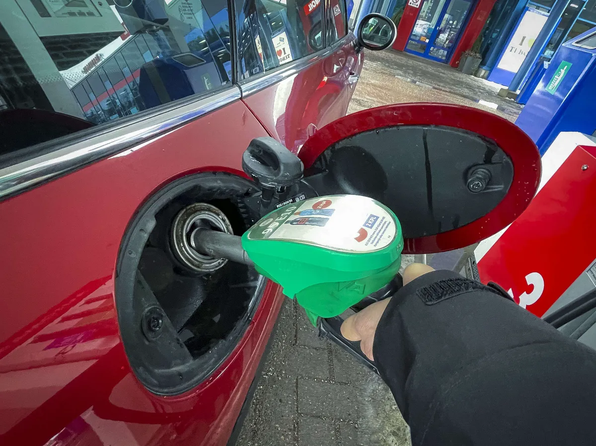 Suomessa on nyt EU:n kallein bensiini ja diesel – ”Pakotteilla tuskin on  enää suurta merkitystä tässä vaiheessa” | Talouselämä