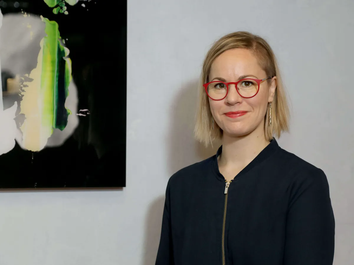 Hanna Sarkkinen T m Vero Tulee L hett Piikin Annika Saarikolle 