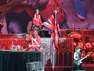 Vuonna 1983 julkaistulta Piece of Mind -levyltä löytyvä The Trooper kuuluu Iron Maidenin tunnetuimpiin kappaleisiin. 1850-luvun Krimin sodasta kertovassa kappaleessa laulaja Bruce Dickinson tyypillisesti heiluttaa Britannian lippua sodanaikaiseen punaiseen uniformuun pukeutuneena.