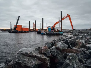 Pyhäjoen Hanhikivenniemelle ehdittiin rakentaa satama ja yli 100 rakennusta. Ydinvoimalahanke kaatui keväällä 2022.