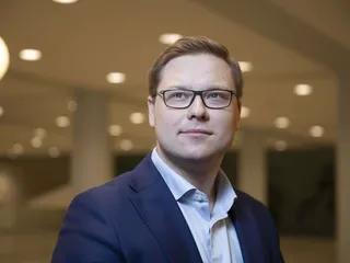 ”Se, että olemme jatkossakin sote-palveluiden järjestäjä luo vakautta ja ennakoitavuutta vuoden vaihteeseen”, toteaa Helsingin apulaispormestari Daniel Sazonov.