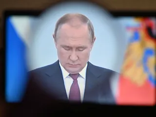 Vladimir Putin puhui perjantaina ja sanoi Venäjän liittävän itseensä neljä ukrainalaisaluetta. Kansainvälinen yhteisö on tuominnut laittoman liittämisen.