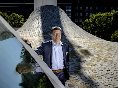 Huikean johtajanuran tehnyt Stefan Björkman hakee oppinsa taiteesta ja neuvoo unohtamaan liiat säännöt bisneksessä - Vimarsana News