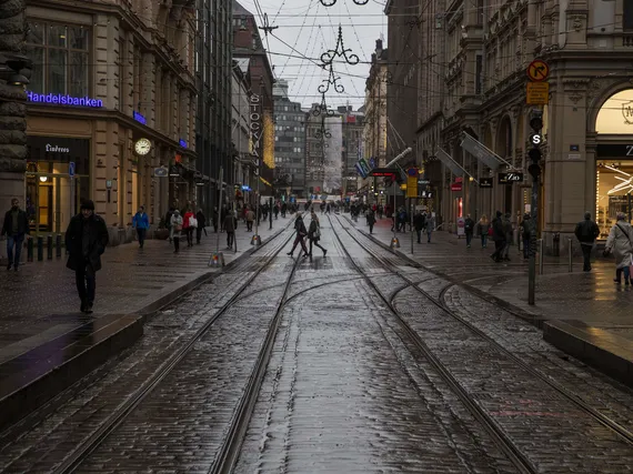 IMF: Suomen talouskasvu pysähtyy ensi vuonna – ”Julkista taloutta on  vakautettava huomattavasti” | Kauppalehti