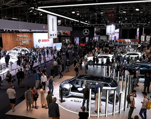 Münchenin autonäyttely korvasi Frankfurtissa perinteisesti pidetyn autokatselmuksen vuonna 2021, jolloin se järjestettiin ensimmäistä kertaa.