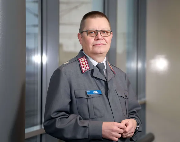 ”Olemme havainneet, että molemmilla osapuolilla on hiukan pulaa ammuksista”, sanoo Maanpuolustuskorkeakoulun sotataidon laitoksen johtaja, eversti Pekka Turunen.