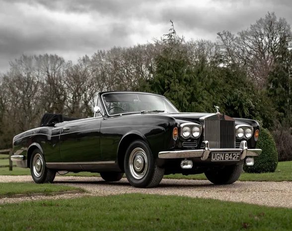 Filmitaivaan kestotähti Michael Caine hankki Rolls Royce Silver Shadowin ensimmäiseksi autokseen vuonna 1968.