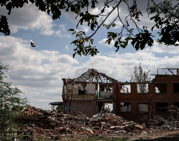Tuhottu koulurakennus Orih’ivissa Zaporižžjan alueella syyskuussa. Rakennus toimi humanitaarisen avun keskuksena kunnes tuhottiin ilmaiskussa.