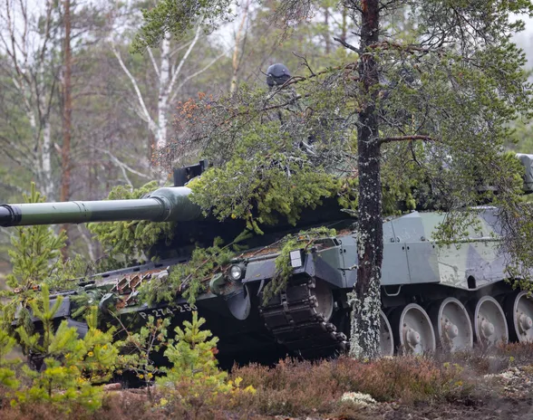 Kuvassa Leopard 2 -taistelupanssarivaunu Hammer 2022 -sotaharjoituksessa.